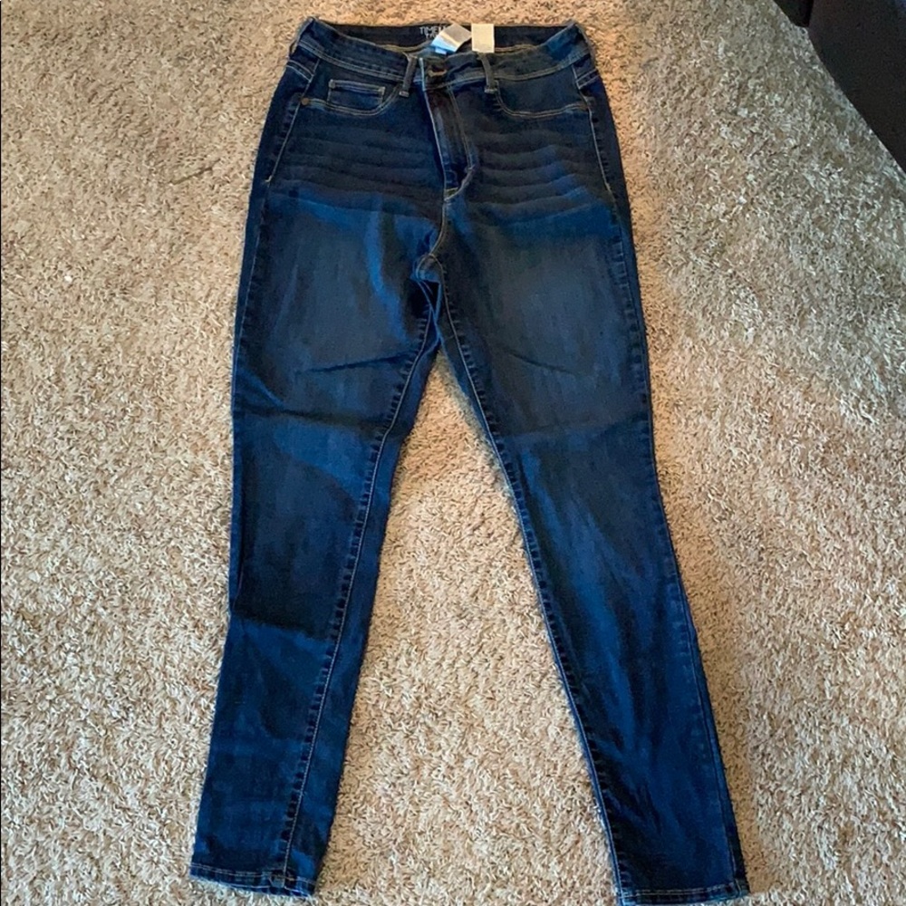 High waisted medium wash jegging